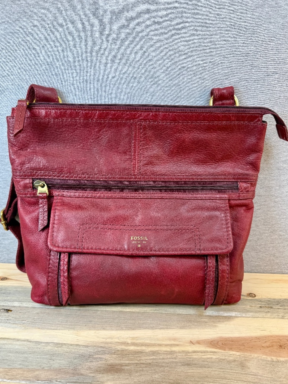 Fall Vibes Burgundy Red Crossbody Messenger Bag FOSSIL Pebbled Leather Autumn
